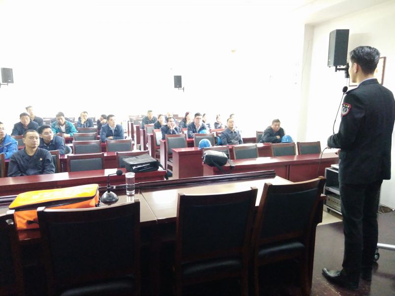 
				   
					黃河同力組織開展2019年消防安全、職業(yè)衛(wèi)生及廠區(qū)雙重預(yù)防體系建設(shè)知識(shí)培訓(xùn)
				 